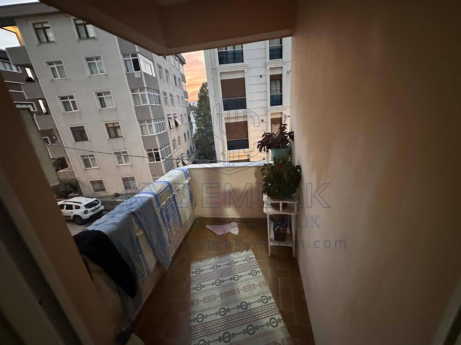 KYC’DEN KURFALIDA SATILIK 3+1 DAİRE