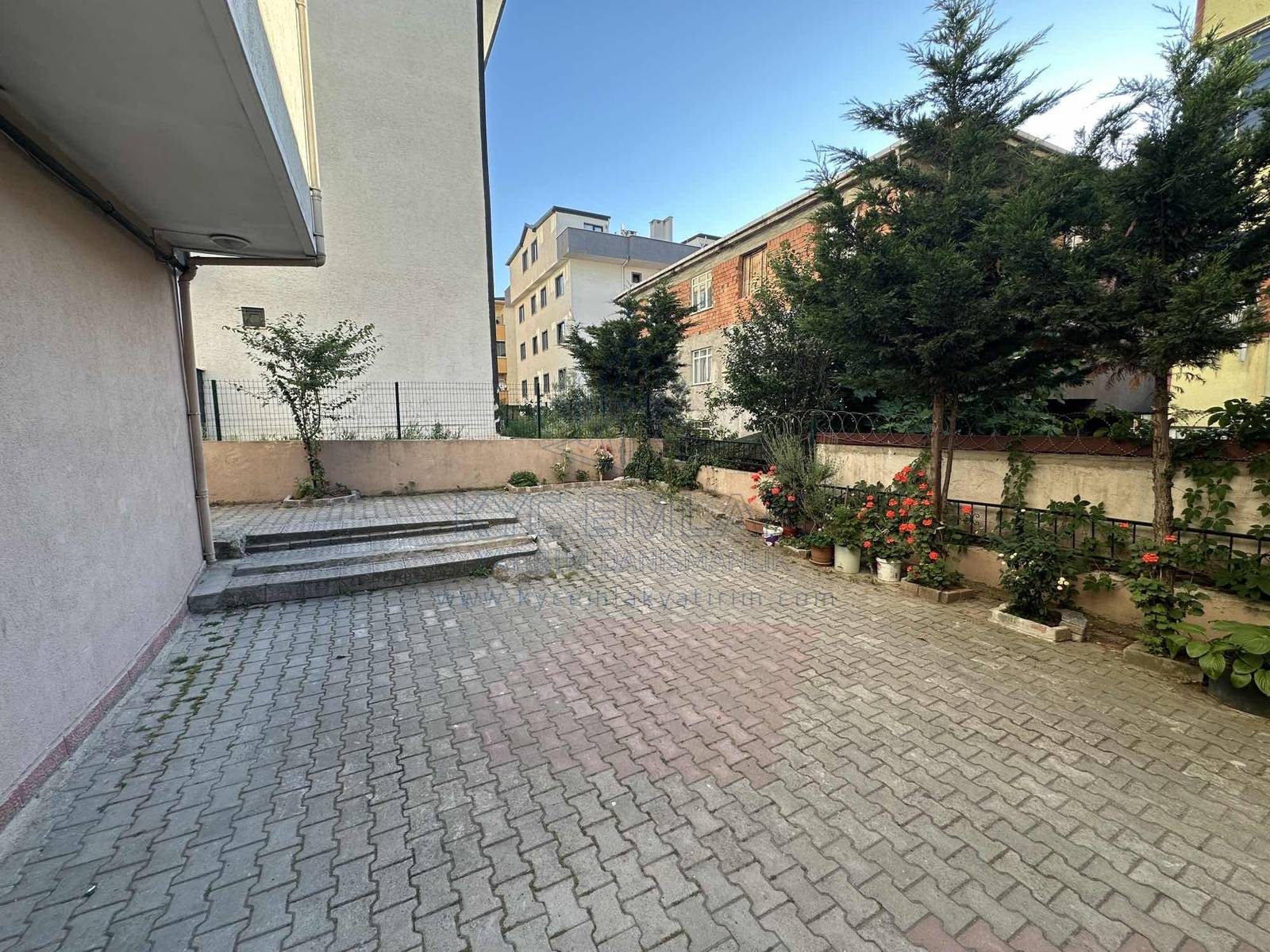 KYC’DEN ÇAYIROVA’DA KİRALIK KEYİFLİ 3+1 DUBLEKS 3 BALKON
