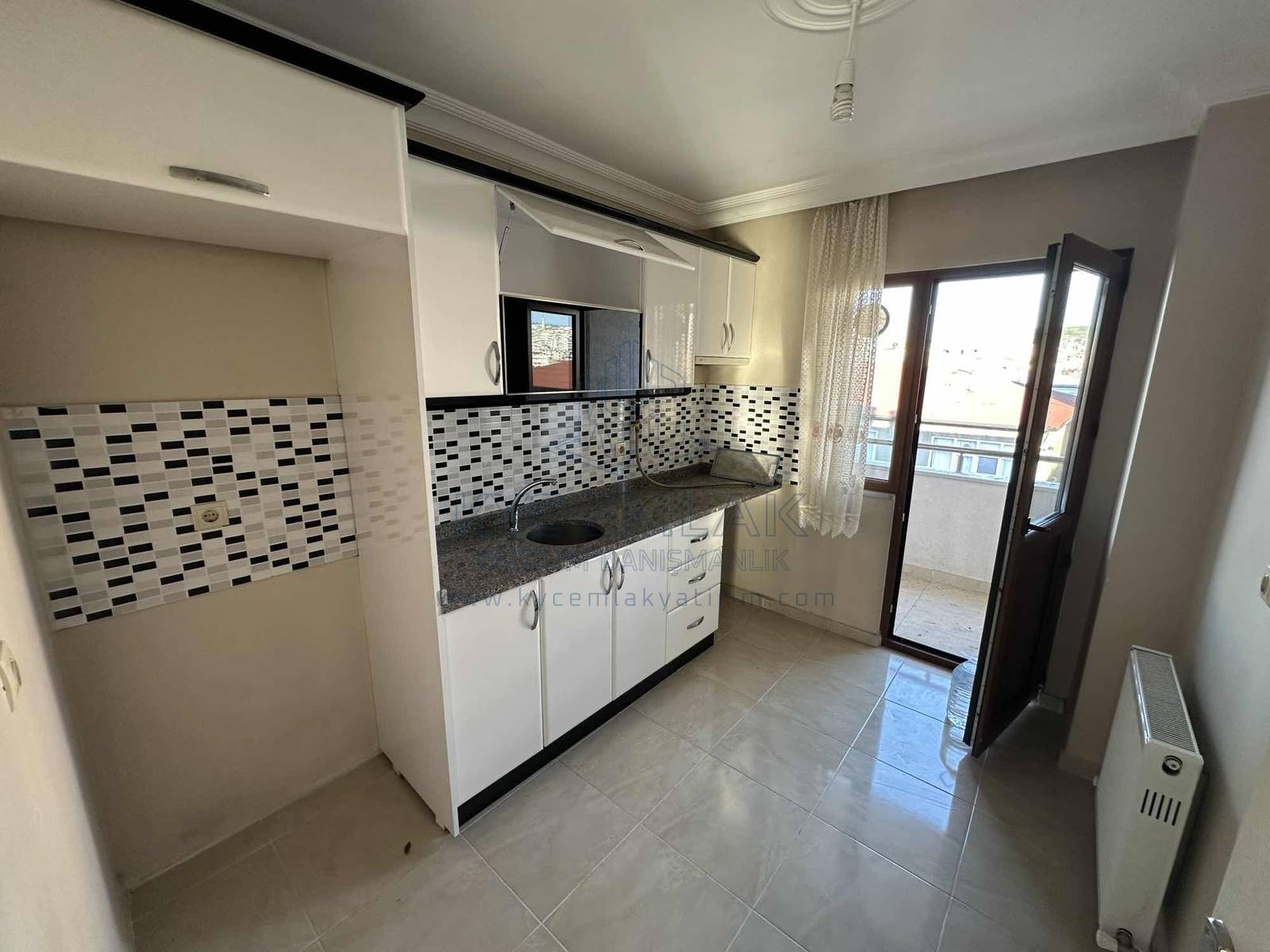 KYC’DEN ÇAYIROVA’DA KİRALIK KEYİFLİ 3+1 DUBLEKS 3 BALKON