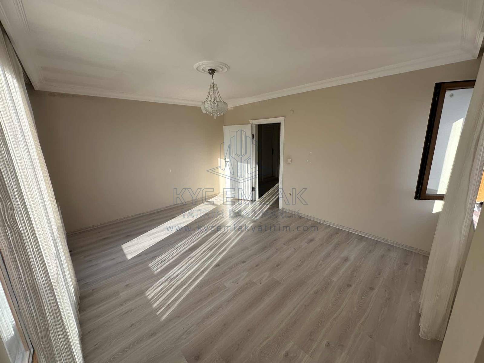 KYC’DEN ÇAYIROVA’DA KİRALIK KEYİFLİ 3+1 DUBLEKS 3 BALKON
