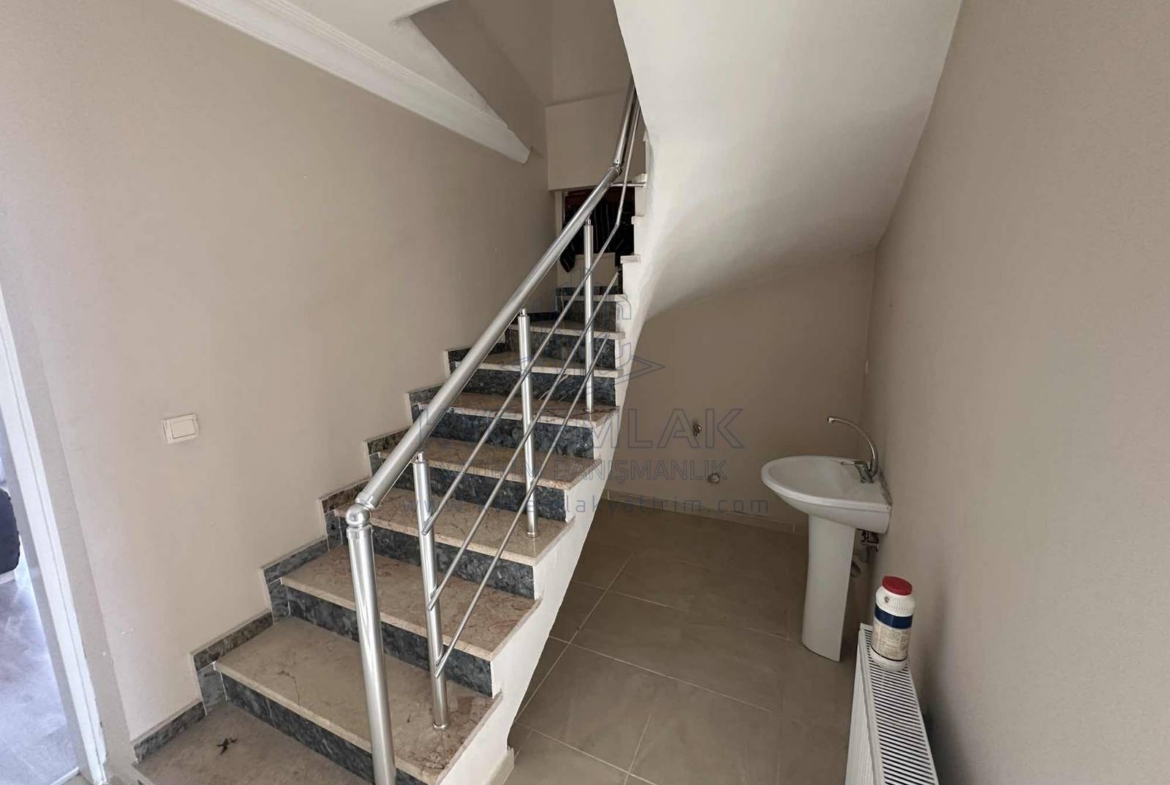 KYC’DEN ÇAYIROVA’DA KİRALIK KEYİFLİ 3+1 DUBLEKS 3 BALKON