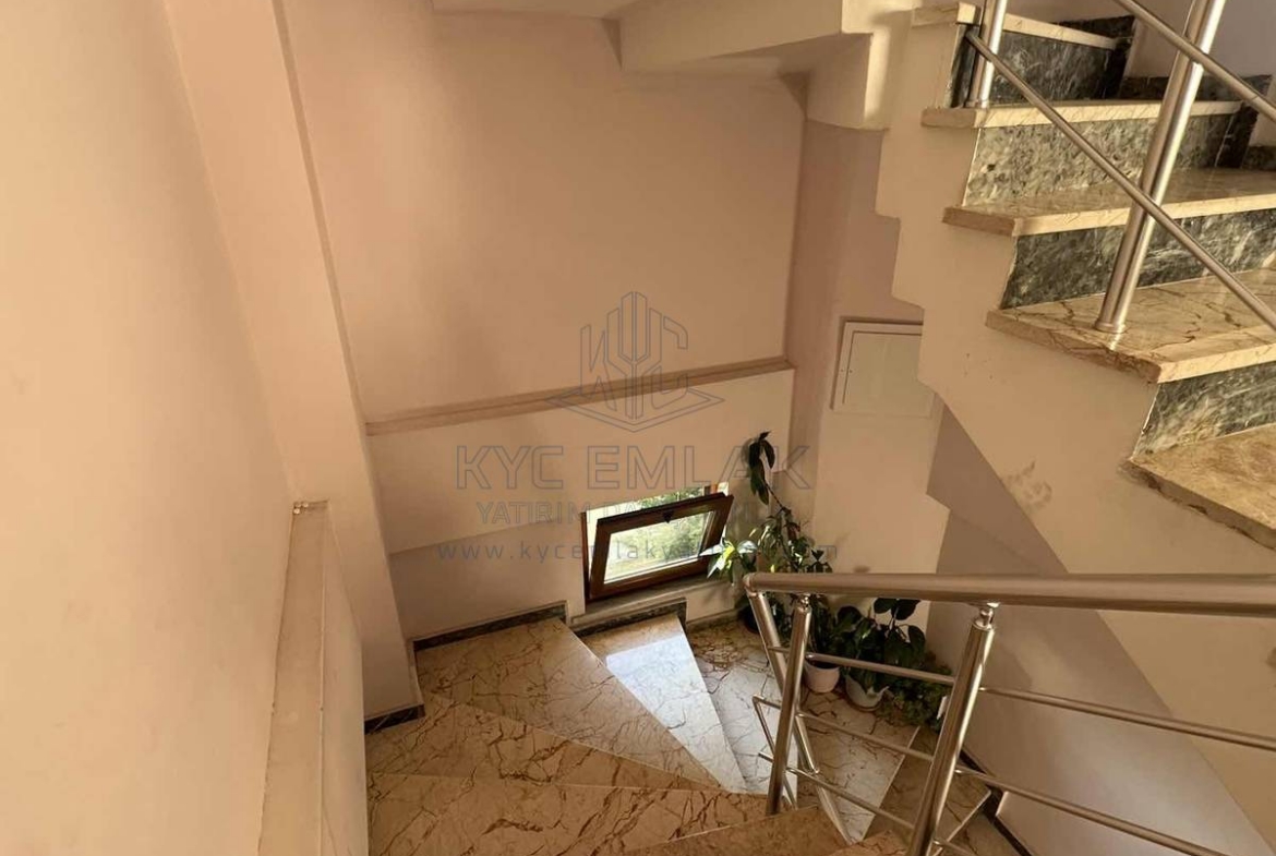 KYC’DEN ÇAYIROVA’DA KİRALIK KEYİFLİ 3+1 DUBLEKS 3 BALKON
