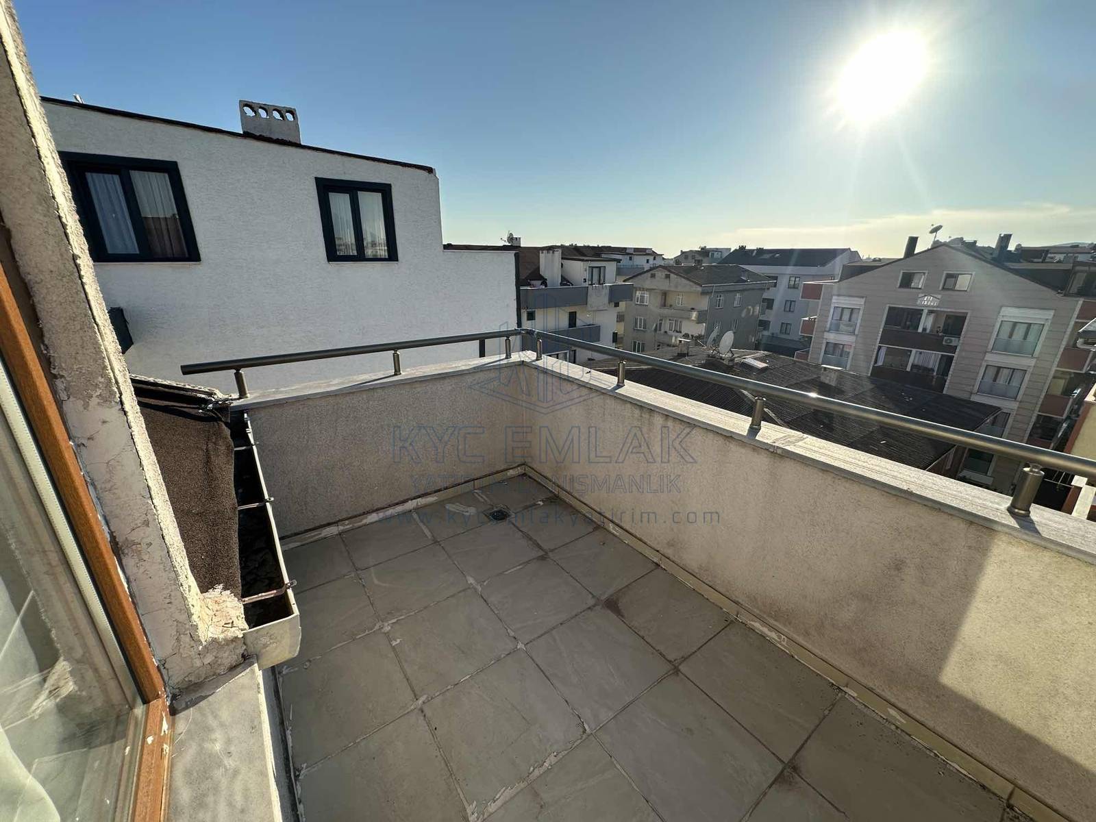 KYC’DEN ÇAYIROVA’DA KİRALIK KEYİFLİ 3+1 DUBLEKS 3 BALKON