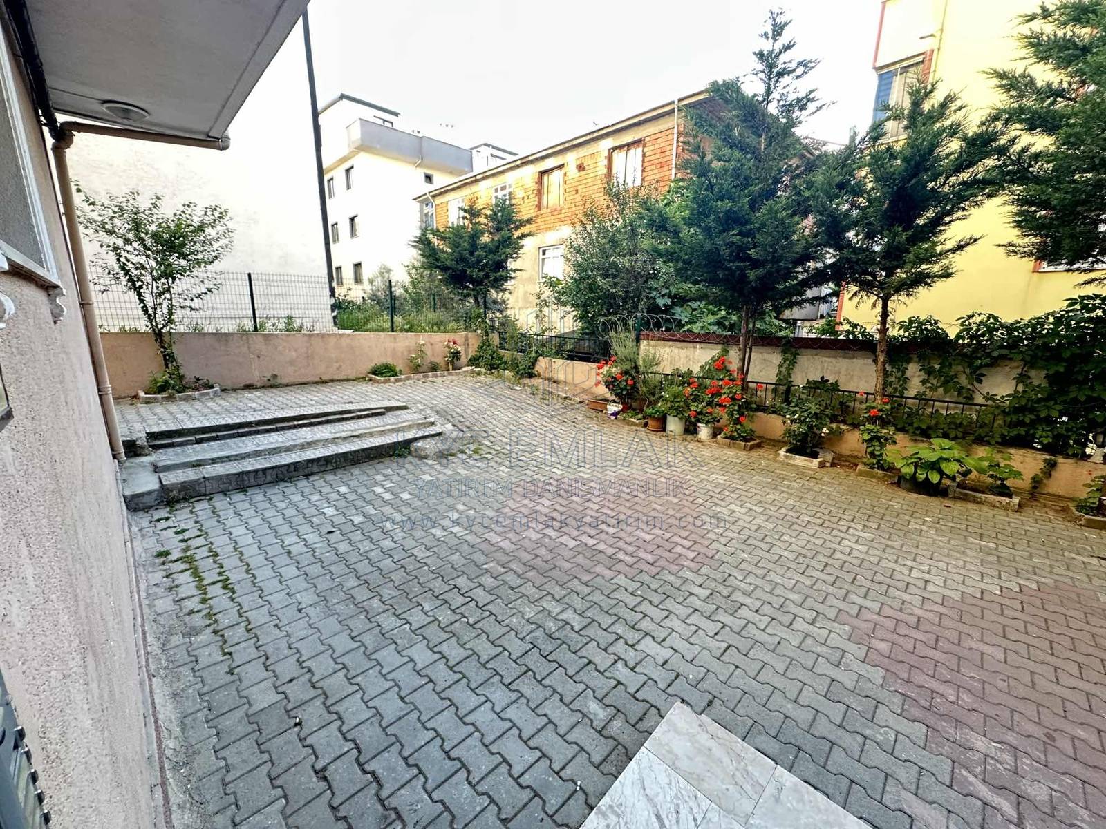 KYC’DEN ÇAYIROVA’DA KİRALIK KEYİFLİ 3+1 DUBLEKS 3 BALKON