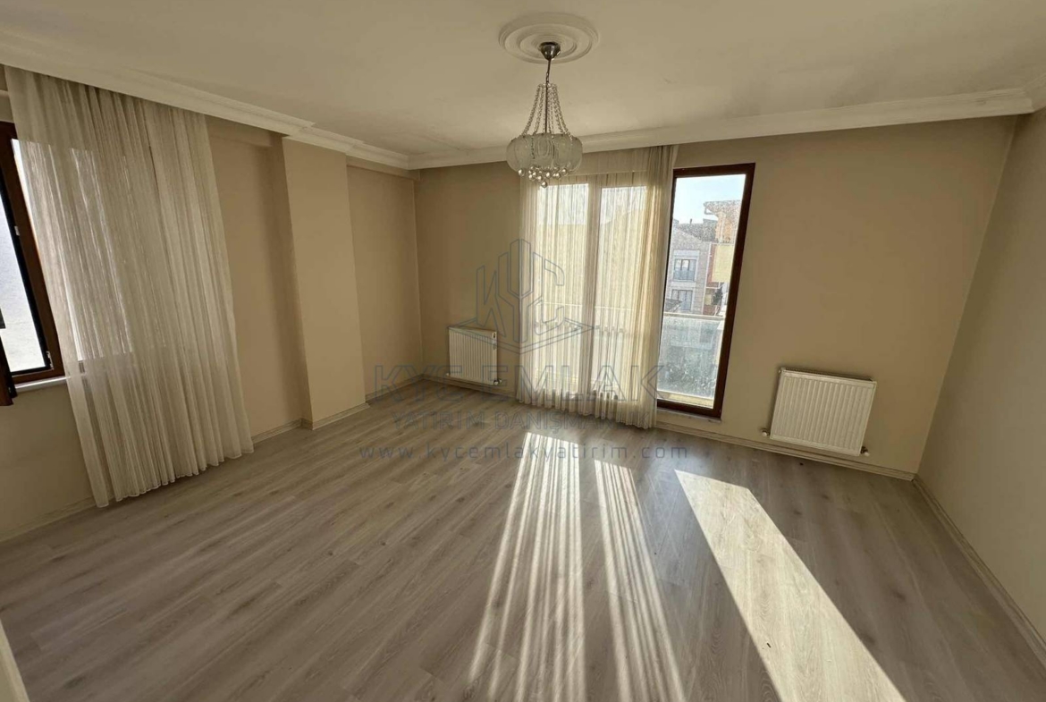 KYC’DEN ÇAYIROVA’DA KİRALIK KEYİFLİ 3+1 DUBLEKS 3 BALKON