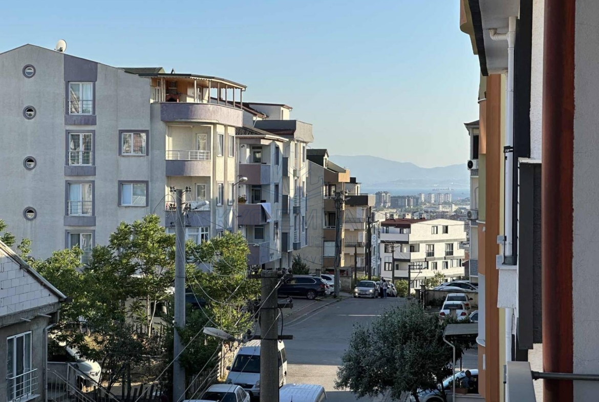 KYC’DEN ÇAYIROVA’DA KİRALIK KEYİFLİ 3+1 DUBLEKS 3 BALKON