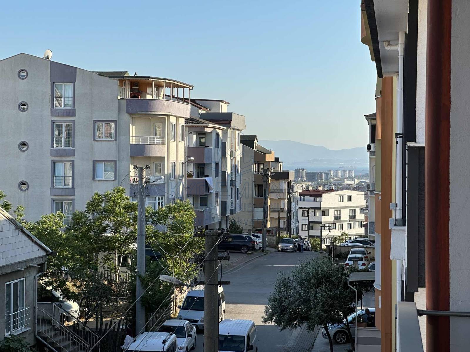 KYC’DEN ÇAYIROVA’DA KİRALIK KEYİFLİ 3+1 DUBLEKS 3 BALKON