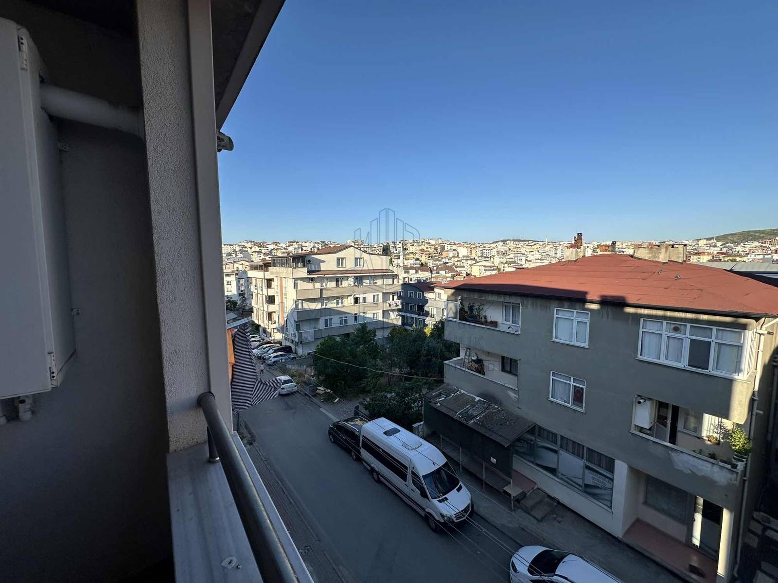 KYC’DEN ÇAYIROVA’DA KİRALIK KEYİFLİ 3+1 DUBLEKS 3 BALKON