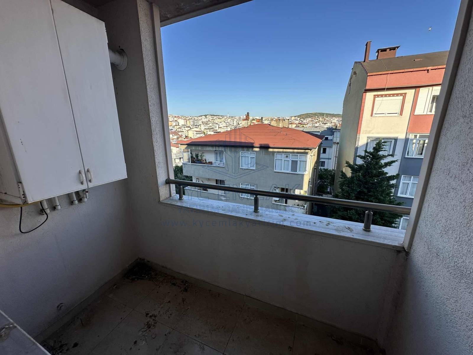 KYC’DEN ÇAYIROVA’DA KİRALIK KEYİFLİ 3+1 DUBLEKS 3 BALKON