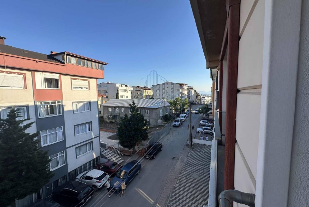 KYC’DEN ÇAYIROVA’DA KİRALIK KEYİFLİ 3+1 DUBLEKS 3 BALKON