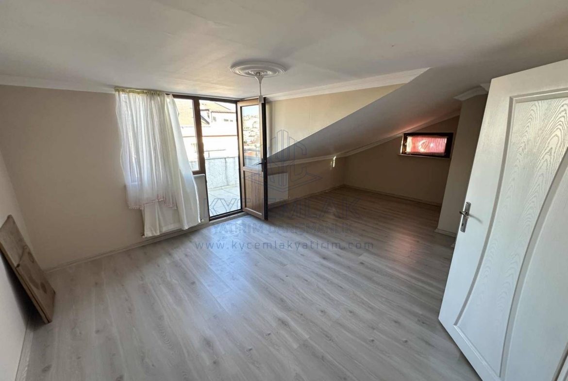 KYC’DEN ÇAYIROVA’DA KİRALIK KEYİFLİ 3+1 DUBLEKS 3 BALKON