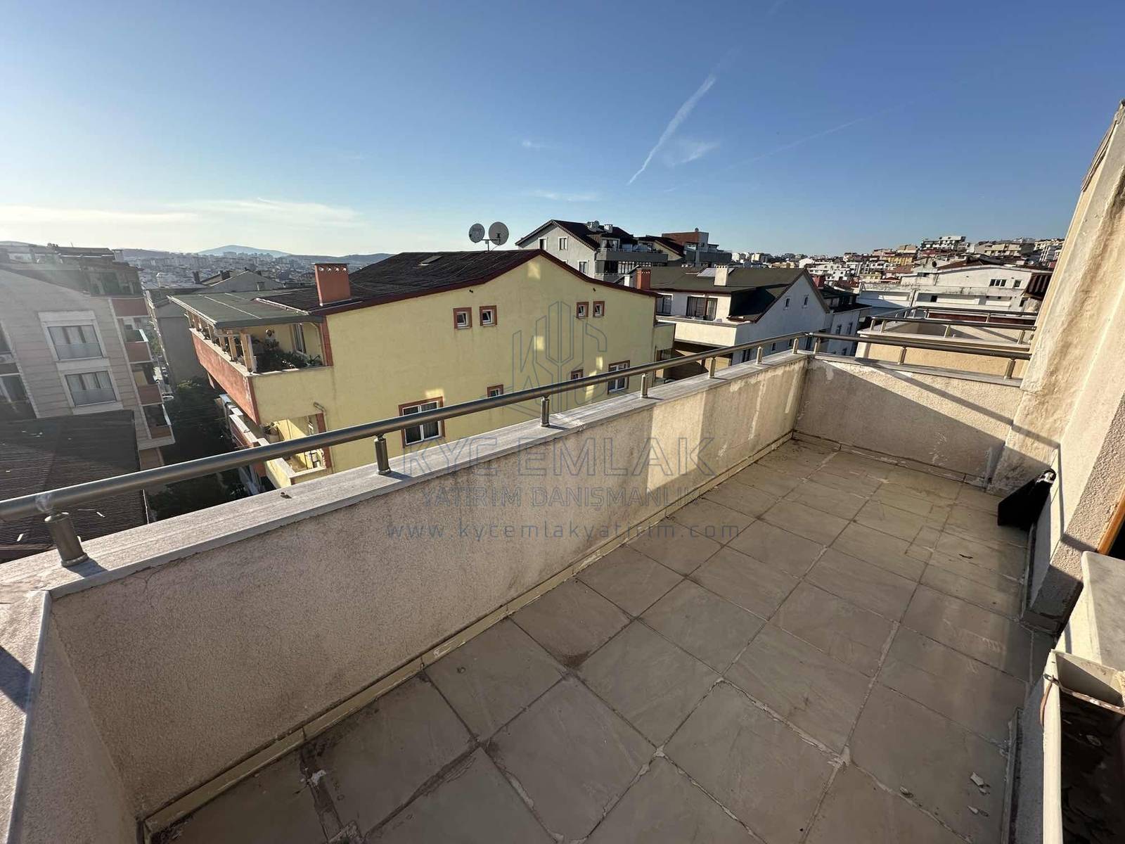KYC’DEN ÇAYIROVA’DA KİRALIK KEYİFLİ 3+1 DUBLEKS 3 BALKON