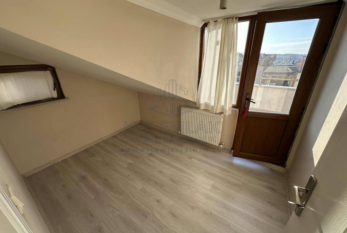 KYC’DEN ÇAYIROVA’DA KİRALIK KEYİFLİ 3+1 DUBLEKS 3 BALKON