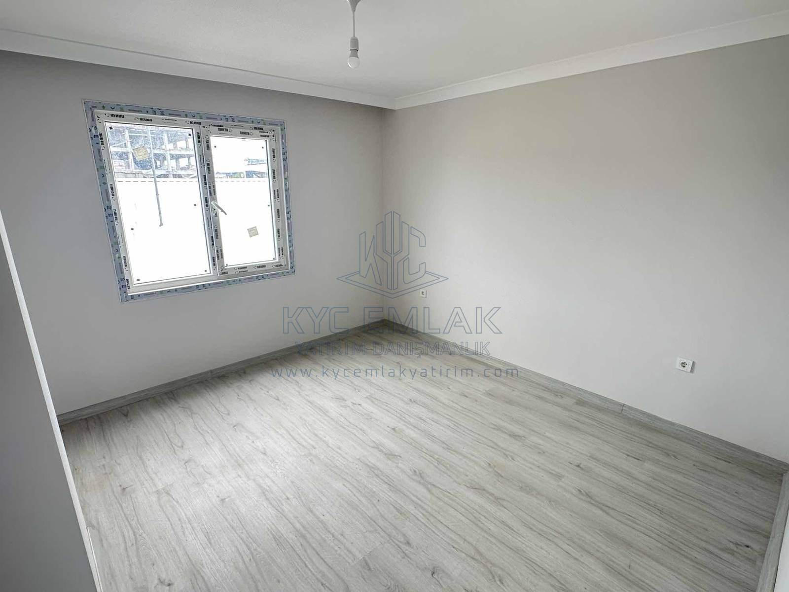 KYC’DEN KİRALIK FERAH 2 BALKONLU OTOPARKLI 3+1 KİRALIK DAİRE