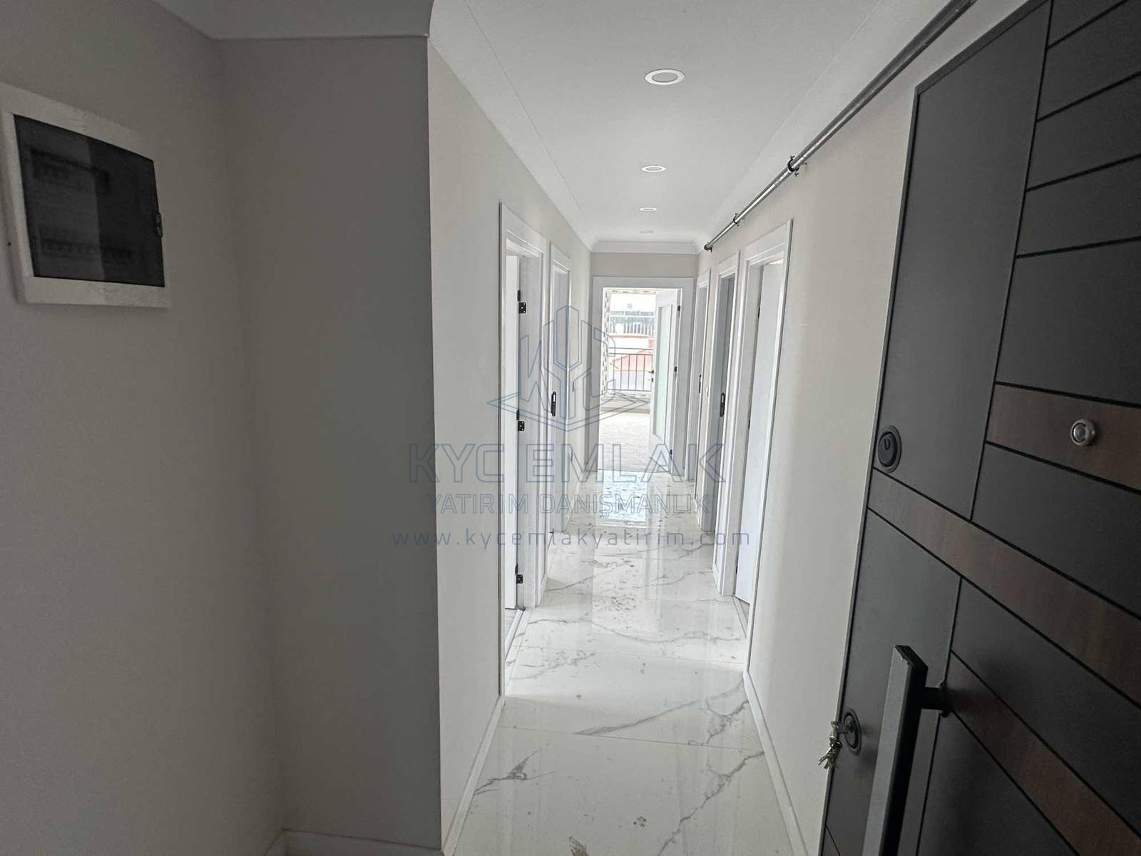 KYC’DEN KİRALIK FERAH 2 BALKONLU OTOPARKLI 3+1 KİRALIK DAİRE