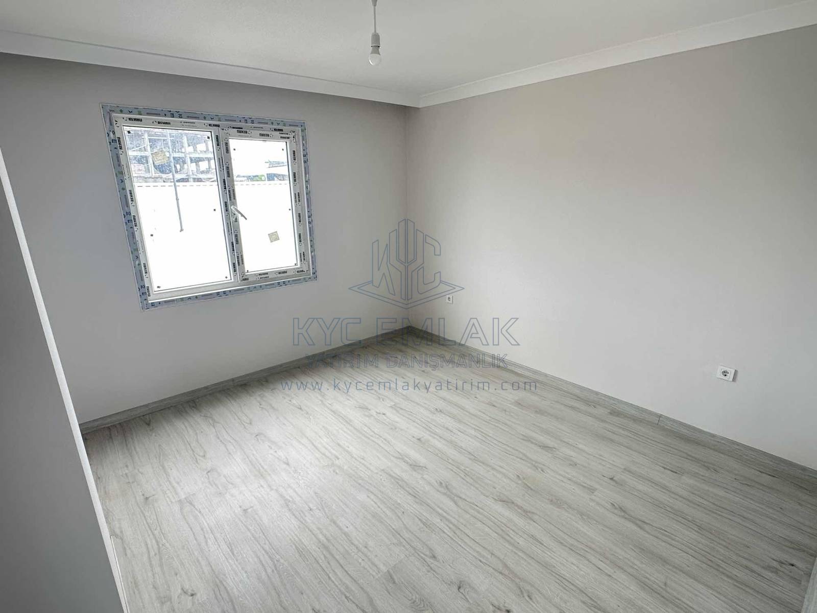 KYC’DEN KİRALIK FERAH 2 BALKONLU OTOPARKLI 3+1 KİRALIK DAİRE