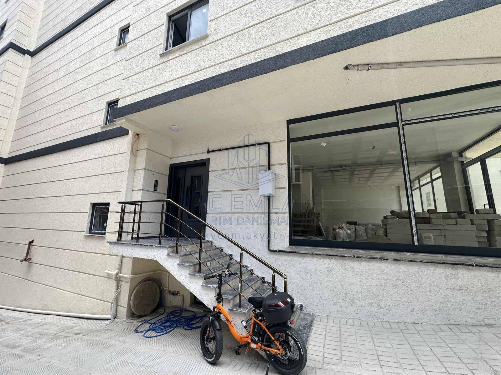 KYC’DEN KİRALIK FERAH 2 BALKONLU OTOPARKLI 3+1 KİRALIK DAİRE
