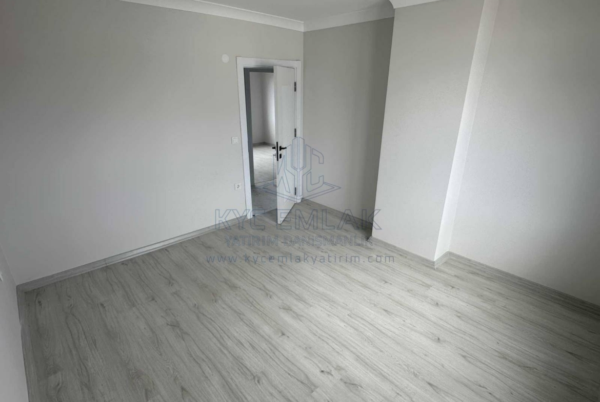 KYC’DEN KİRALIK FERAH 2 BALKONLU OTOPARKLI 3+1 KİRALIK DAİRE