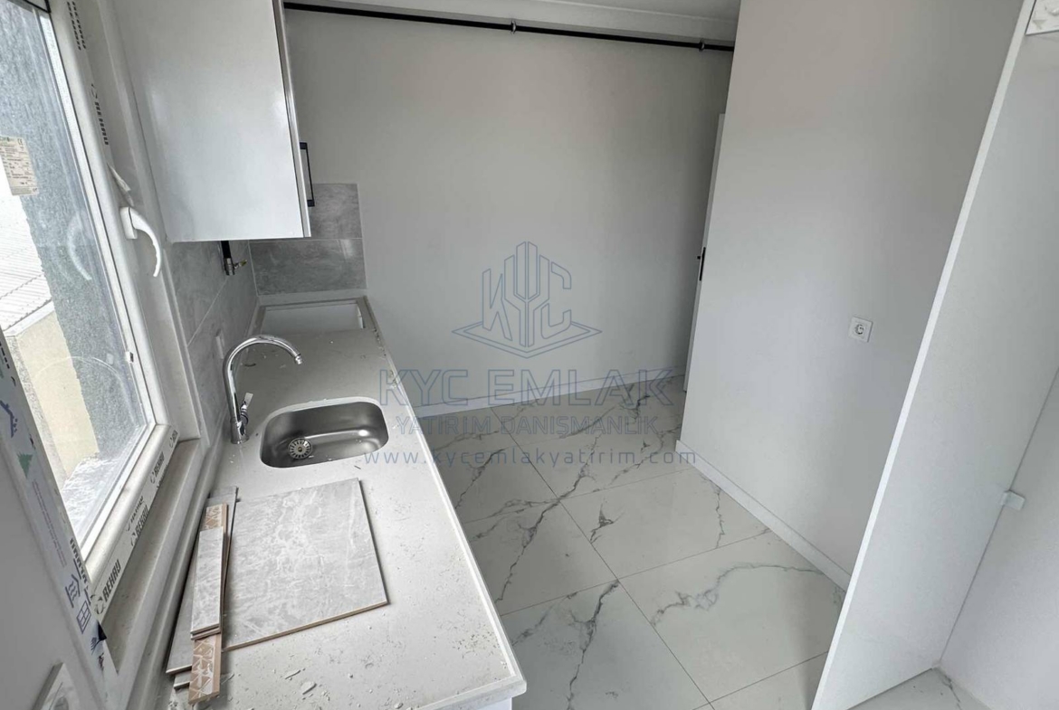 KYC’DEN KİRALIK FERAH 2 BALKONLU OTOPARKLI 3+1 KİRALIK DAİRE
