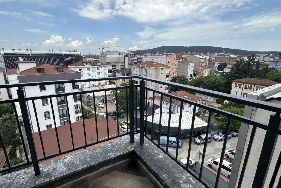 KYC’DEN KİRALIK FERAH 2 BALKONLU OTOPARKLI 3+1 KİRALIK DAİRE