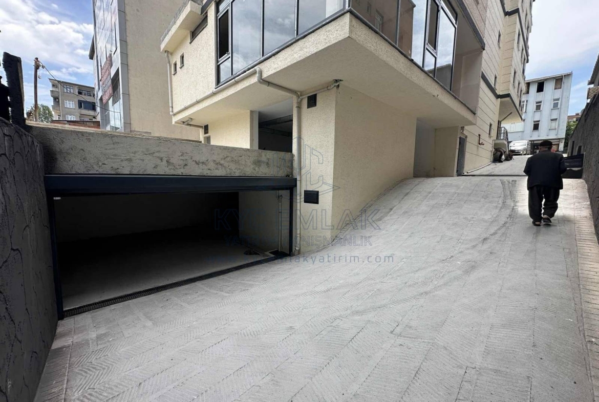 KYC’DEN KİRALIK FERAH 2 BALKONLU OTOPARKLI 3+1 KİRALIK DAİRE