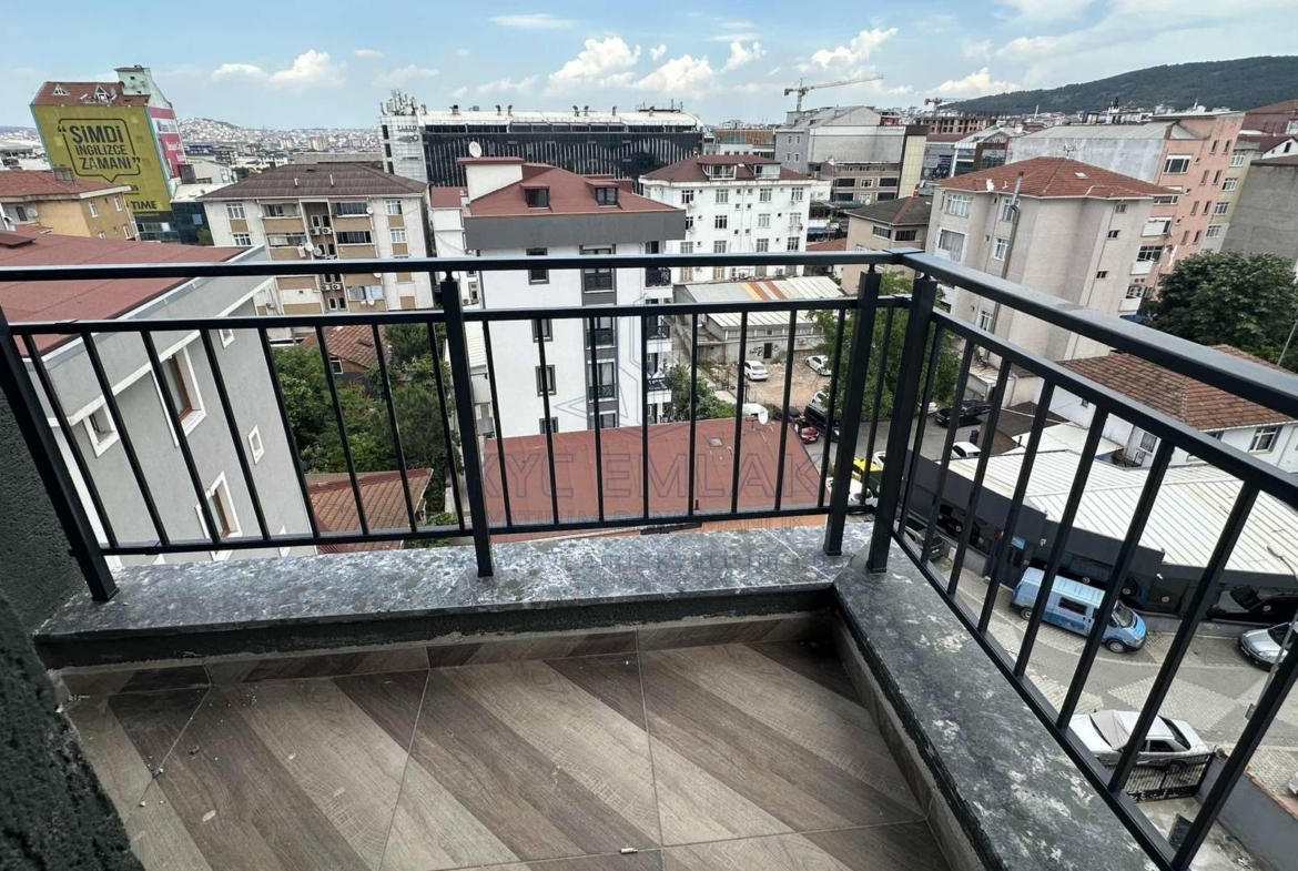 KYC’DEN KİRALIK FERAH 2 BALKONLU OTOPARKLI 3+1 KİRALIK DAİRE