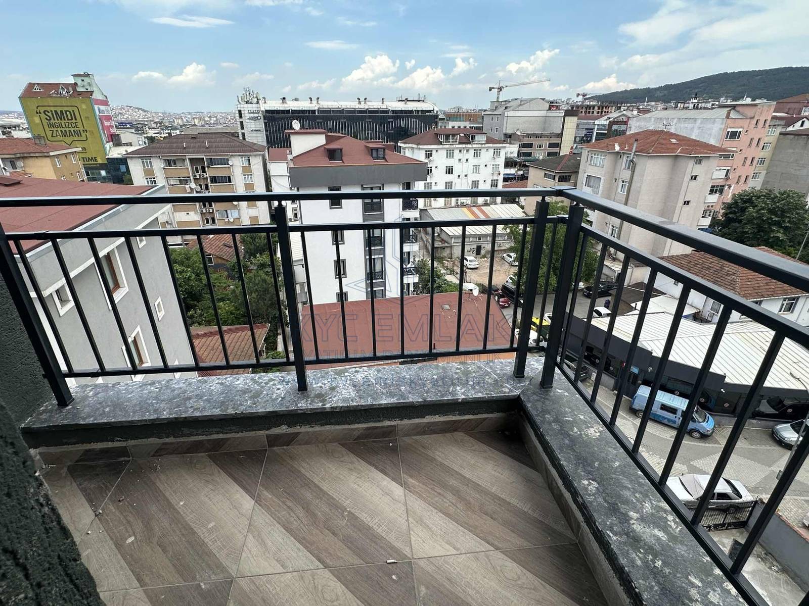 KYC’DEN KİRALIK FERAH 2 BALKONLU OTOPARKLI 3+1 KİRALIK DAİRE
