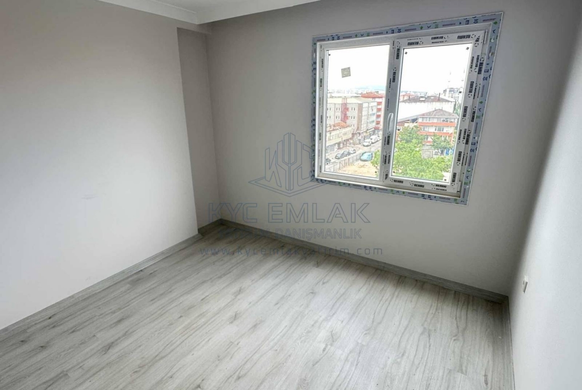 KYC’DEN KİRALIK FERAH 2 BALKONLU OTOPARKLI 3+1 KİRALIK DAİRE