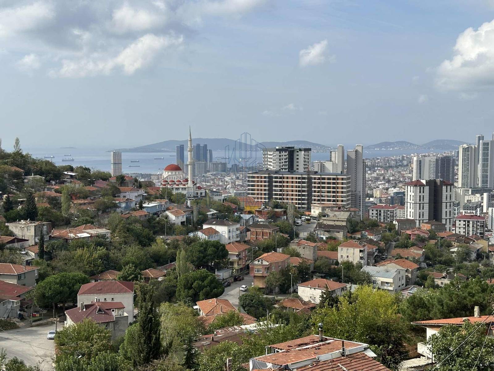 KYC’DEN SATILIK ÖZEL YAPIM 2+1 FERAH AYDINLIK ÖNÜ AÇIK SİTE İÇİ
