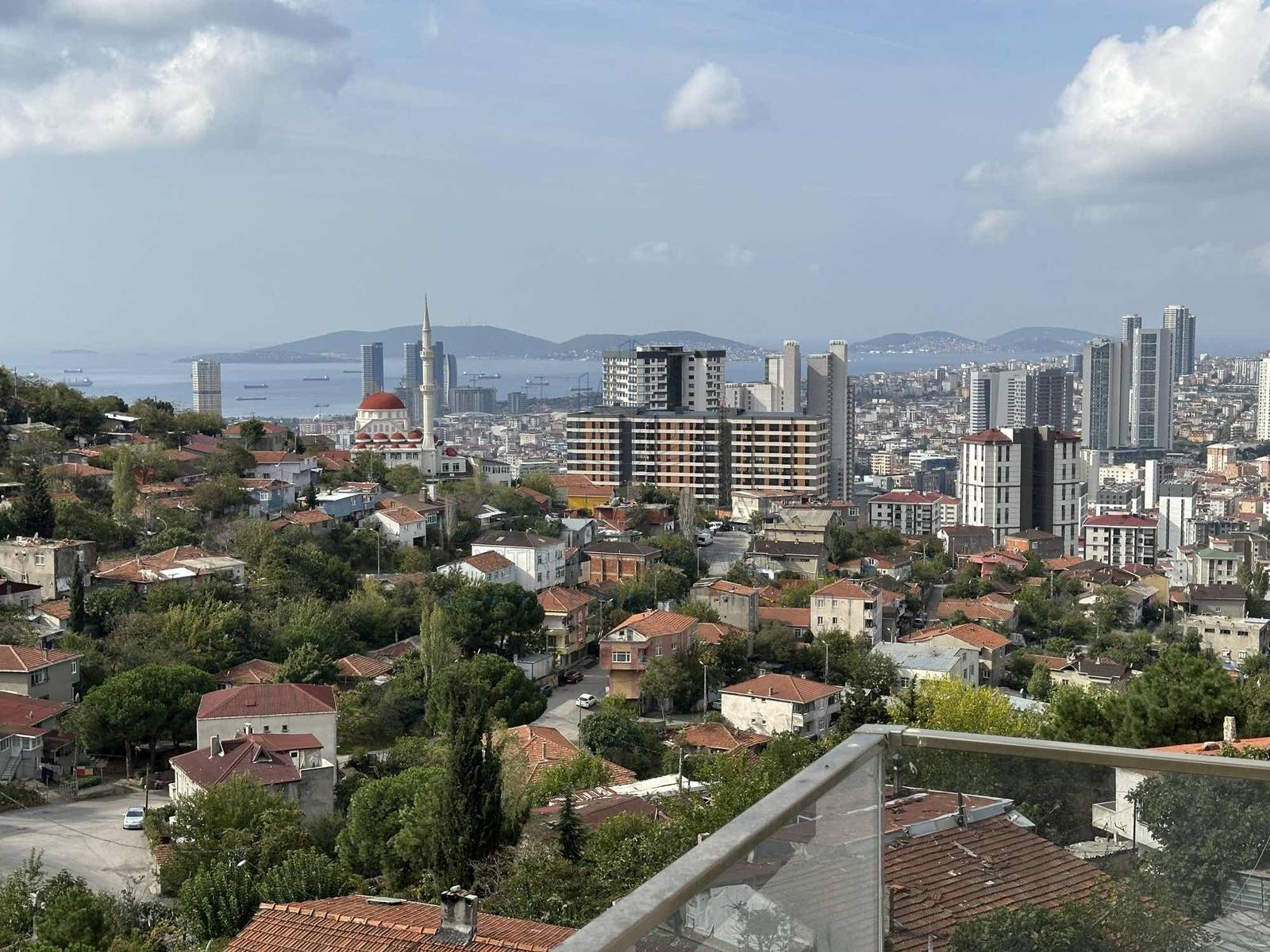KYC’DEN SATILIK ÖZEL YAPIM 2+1 FERAH AYDINLIK ÖNÜ AÇIK SİTE İÇİ