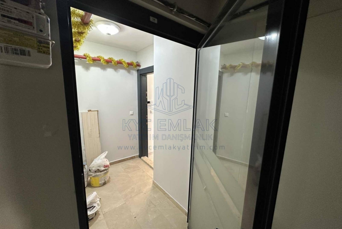 KYC’DEN SATILIK ÖZEL YAPIM 2+1 FERAH AYDINLIK ÖNÜ AÇIK SİTE İÇİ