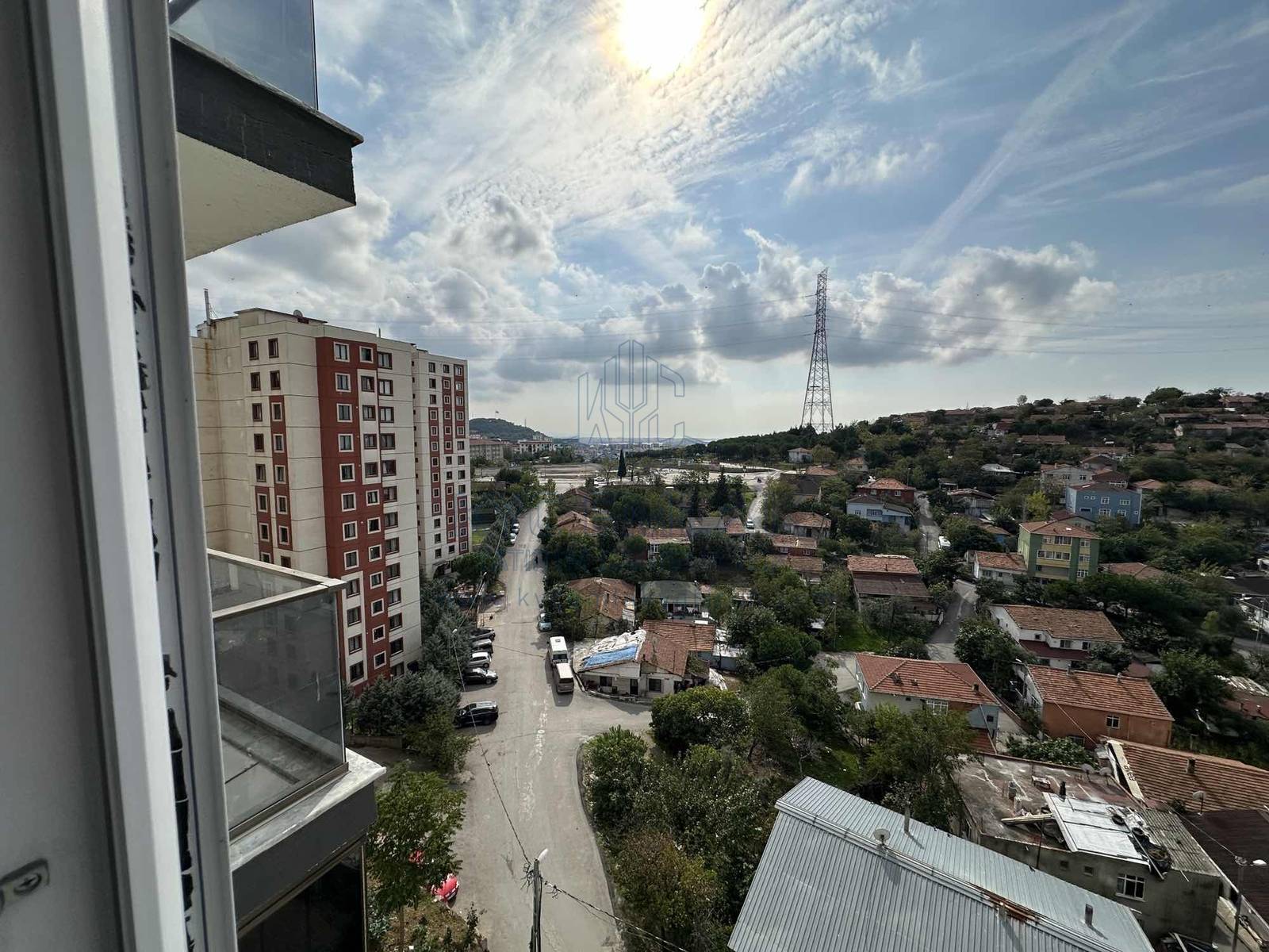 KYC’DEN SATILIK ÖZEL YAPIM 2+1 FERAH AYDINLIK ÖNÜ AÇIK SİTE İÇİ