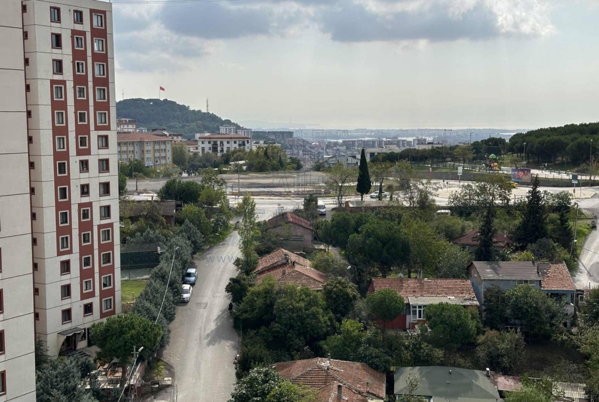 KYC’DEN SATILIK ÖZEL YAPIM 2+1 FERAH AYDINLIK ÖNÜ AÇIK SİTE İÇİ
