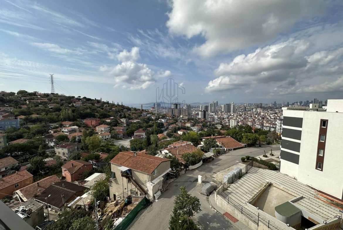 KYC’DEN SATILIK ÖZEL YAPIM 2+1 FERAH AYDINLIK ÖNÜ AÇIK SİTE İÇİ