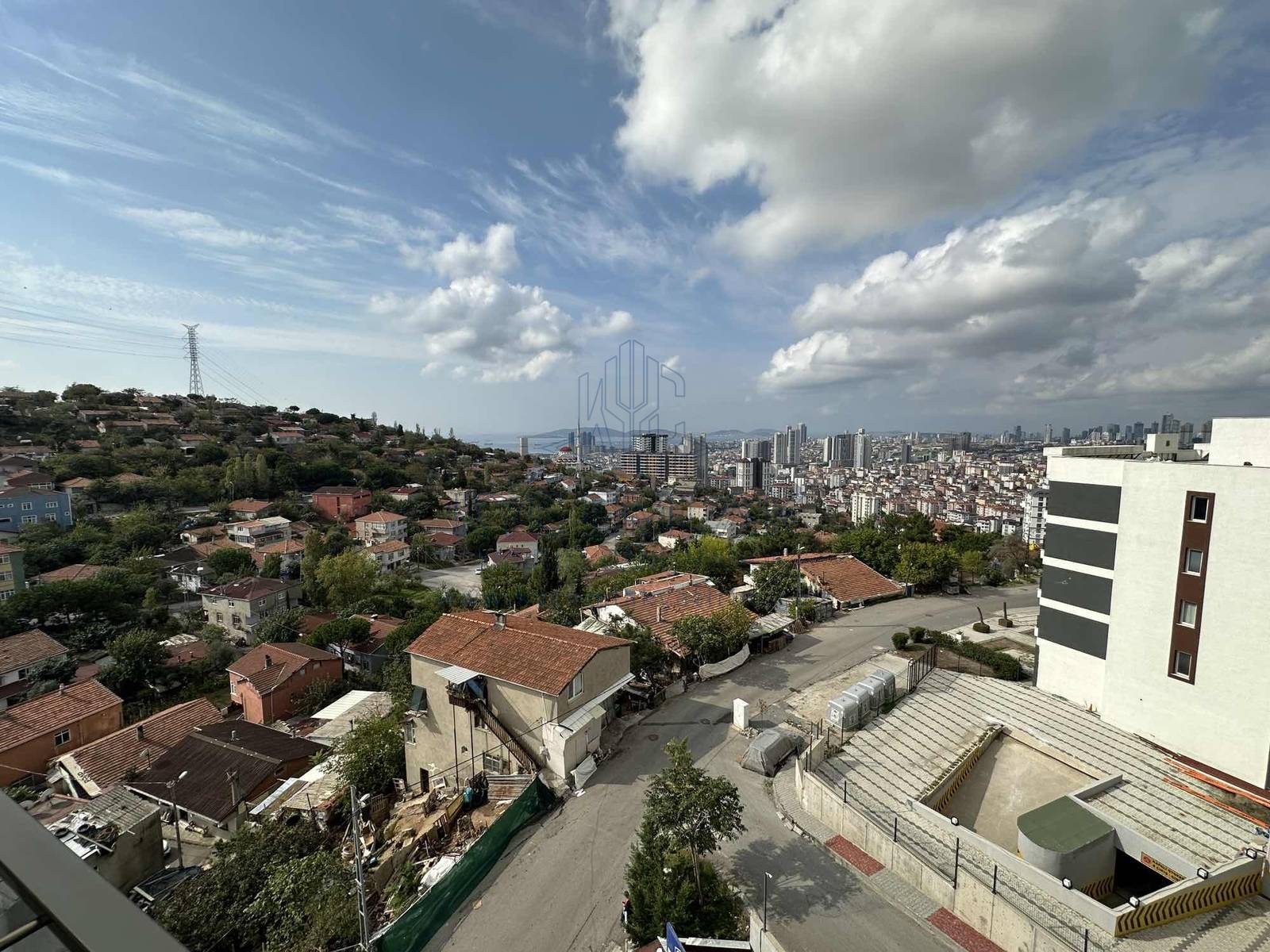 KYC’DEN SATILIK ÖZEL YAPIM 2+1 FERAH AYDINLIK ÖNÜ AÇIK SİTE İÇİ