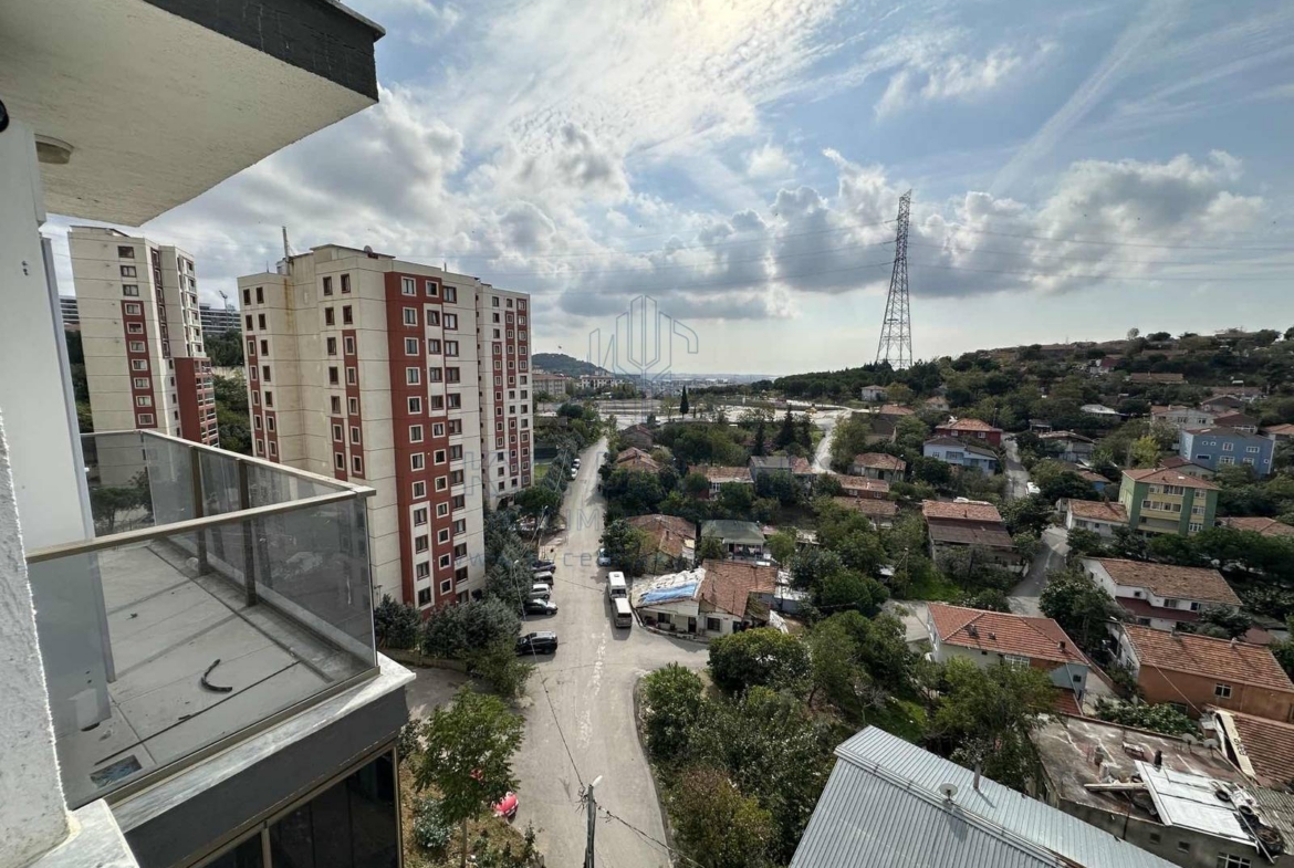 KYC’DEN SATILIK ÖZEL YAPIM 2+1 FERAH AYDINLIK ÖNÜ AÇIK SİTE İÇİ