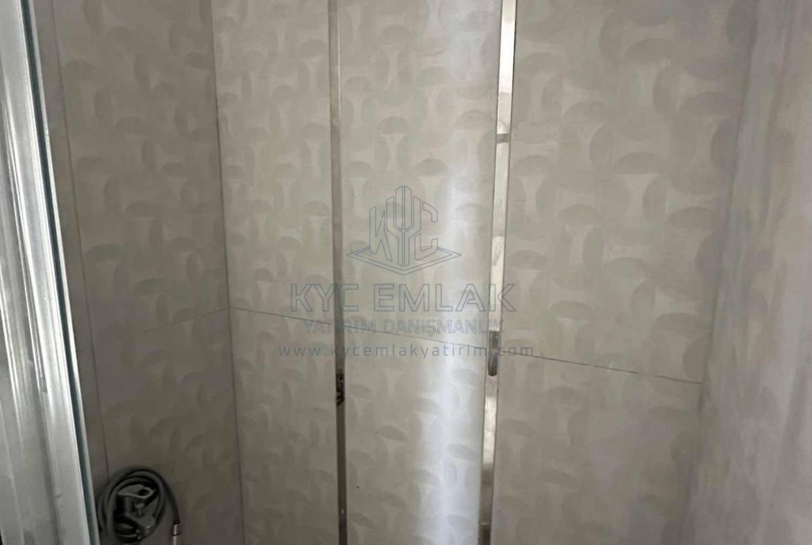 KYC’DEN SATILIK ÖZEL YAPIM 2+1 FERAH AYDINLIK ÖNÜ AÇIK SİTE İÇİ
