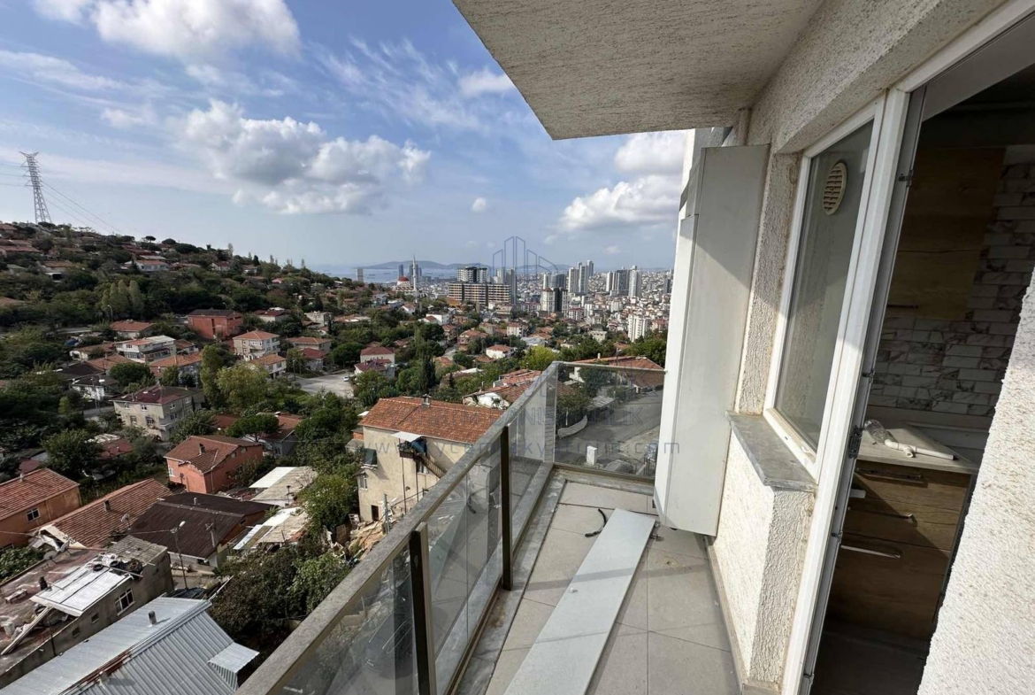 KYC’DEN SATILIK ÖZEL YAPIM 2+1 FERAH AYDINLIK ÖNÜ AÇIK SİTE İÇİ