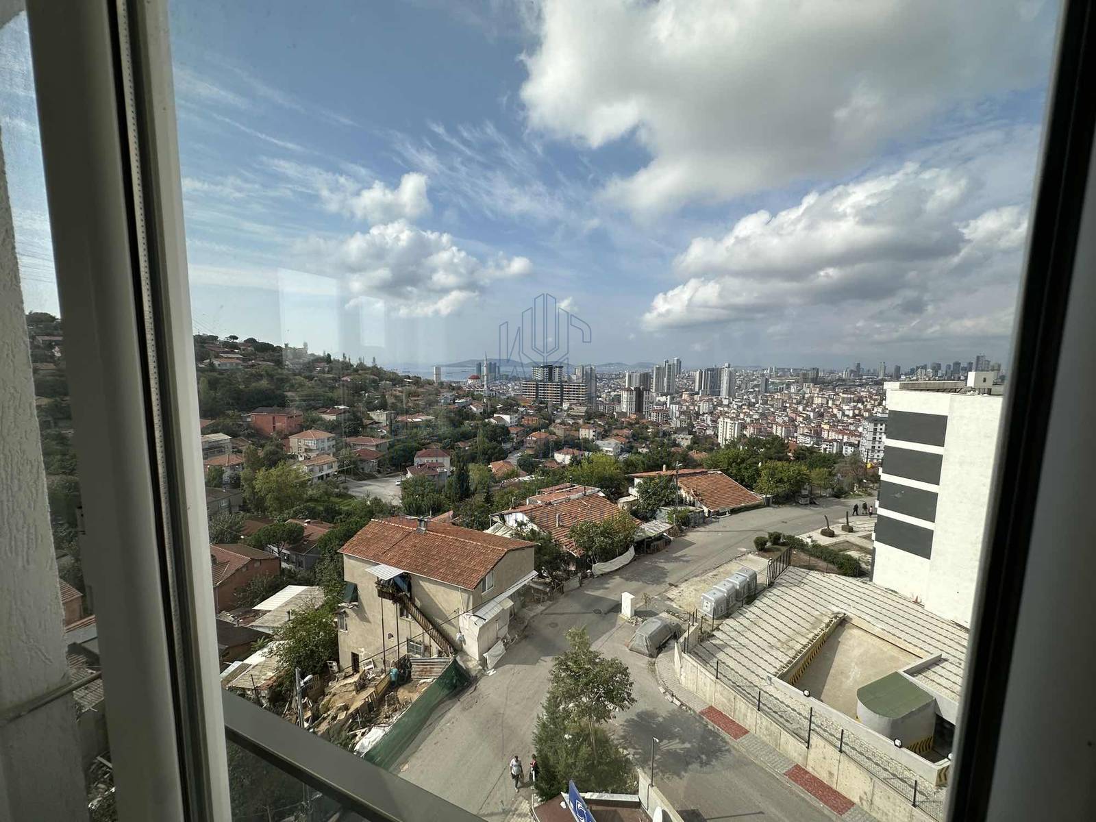 KYC’DEN SATILIK ÖZEL YAPIM 2+1 FERAH AYDINLIK ÖNÜ AÇIK SİTE İÇİ