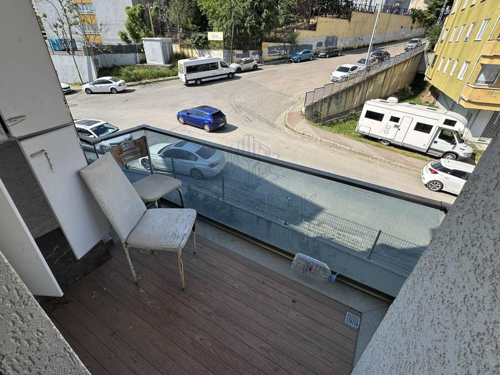 KYC’DEN PENDİK ÇINARDEREDE YÜKSEK KONUMDA ÖNÜ AÇIK GENİŞ 3+1