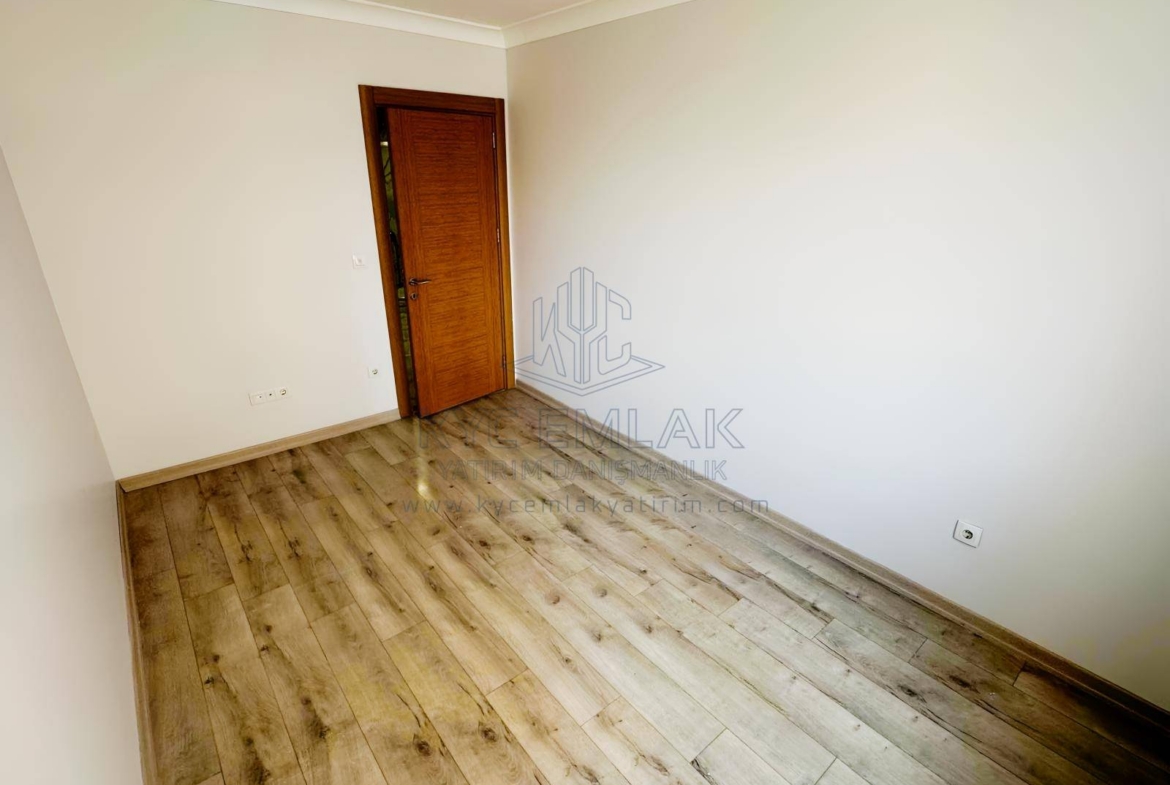KYC’DEN PENDİK ÇINARDEREDE YÜKSEK KONUMDA ÖNÜ AÇIK GENİŞ 3+1