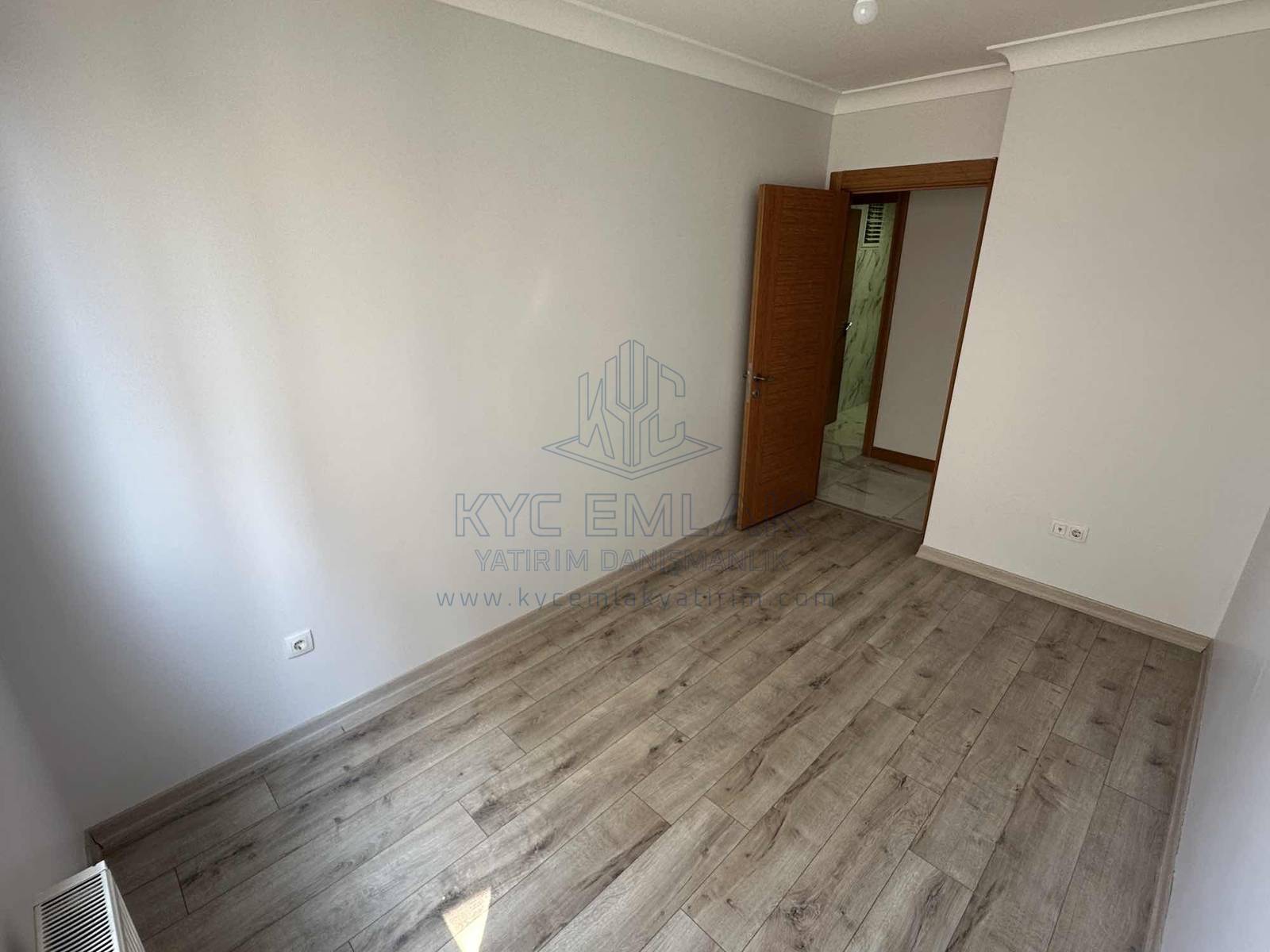 KYC’DEN PENDİK ÇINARDEREDE YÜKSEK KONUMDA ÖNÜ AÇIK GENİŞ 3+1