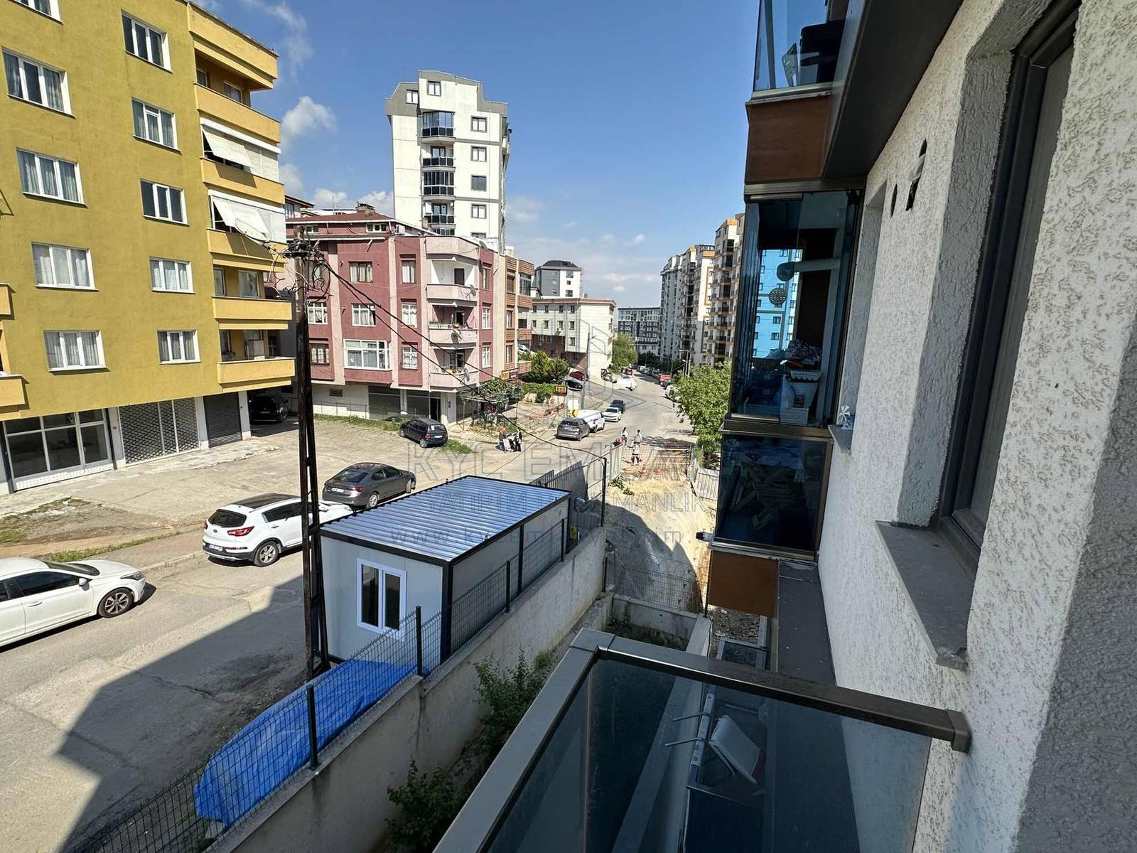 KYC’DEN PENDİK ÇINARDEREDE YÜKSEK KONUMDA ÖNÜ AÇIK GENİŞ 3+1