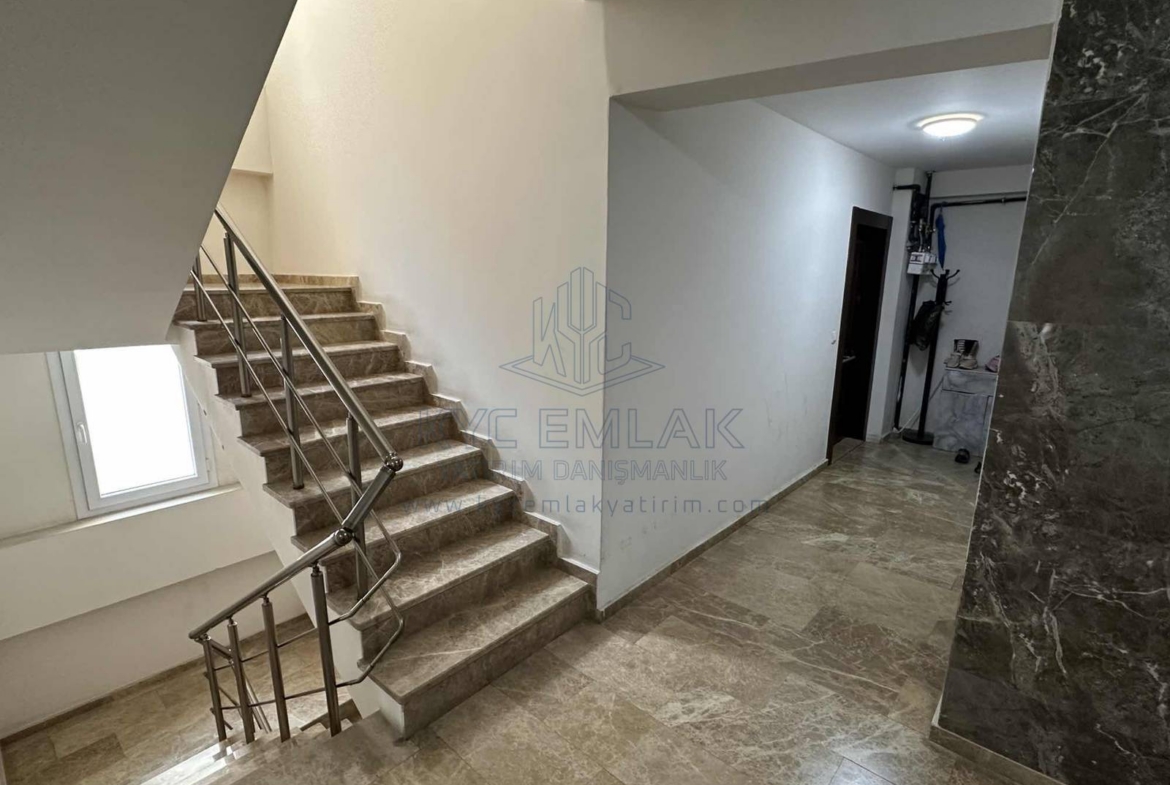KYC’DEN PENDİK ÇINARDEREDE YÜKSEK KONUMDA ÖNÜ AÇIK GENİŞ 3+1