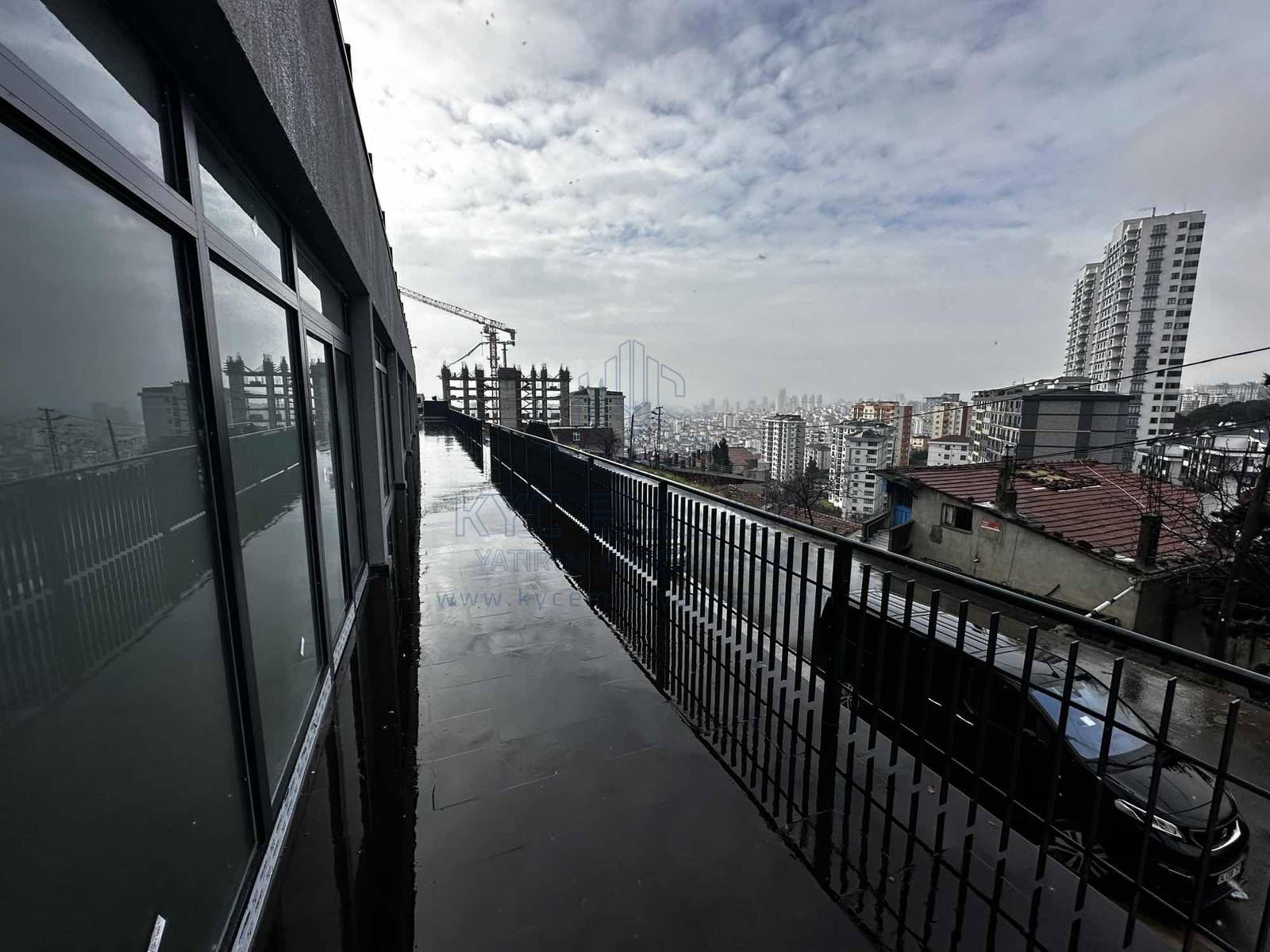 KYC’DEN KARTAL HÜRRİYET MAH.’DE SİTE ALTI GENİŞ KİRALIK DÜKKAN