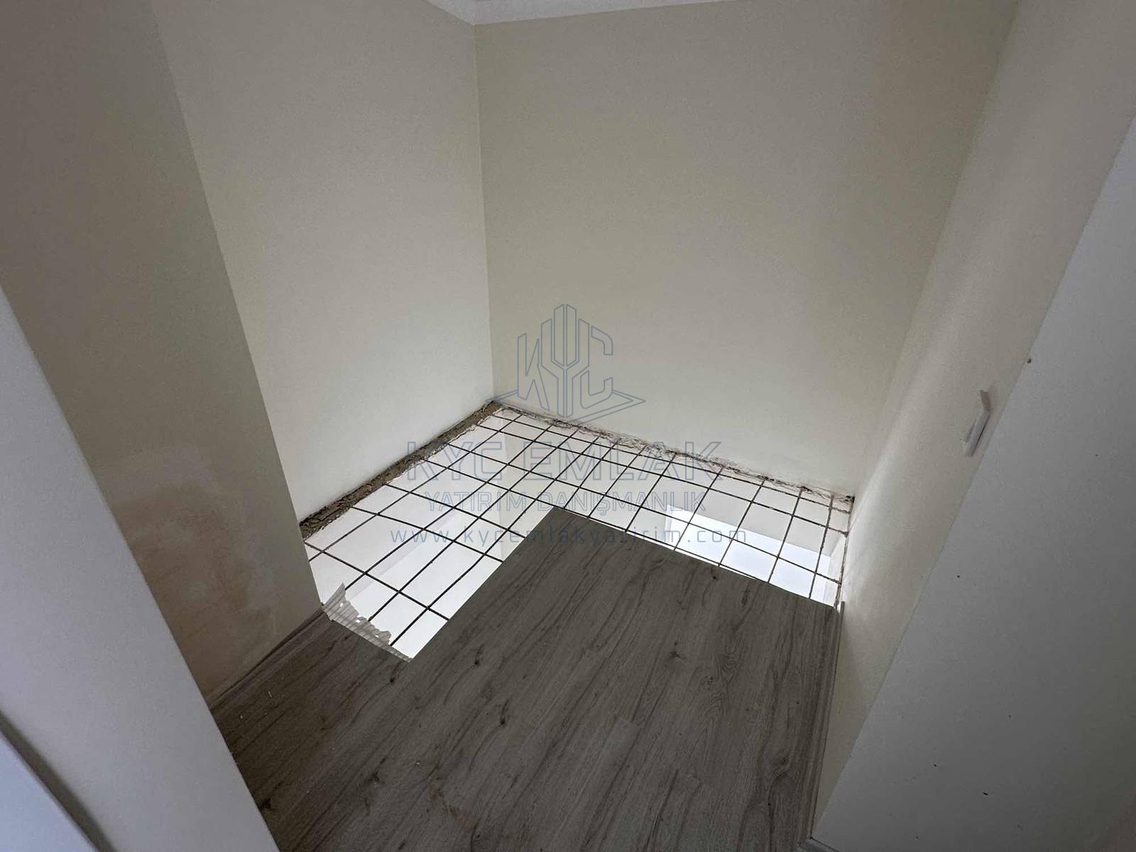 KYC’den Ferah Yüksek Tavanlı Önü Açık 4+1 Dubleks Daire, fotoğraf 1